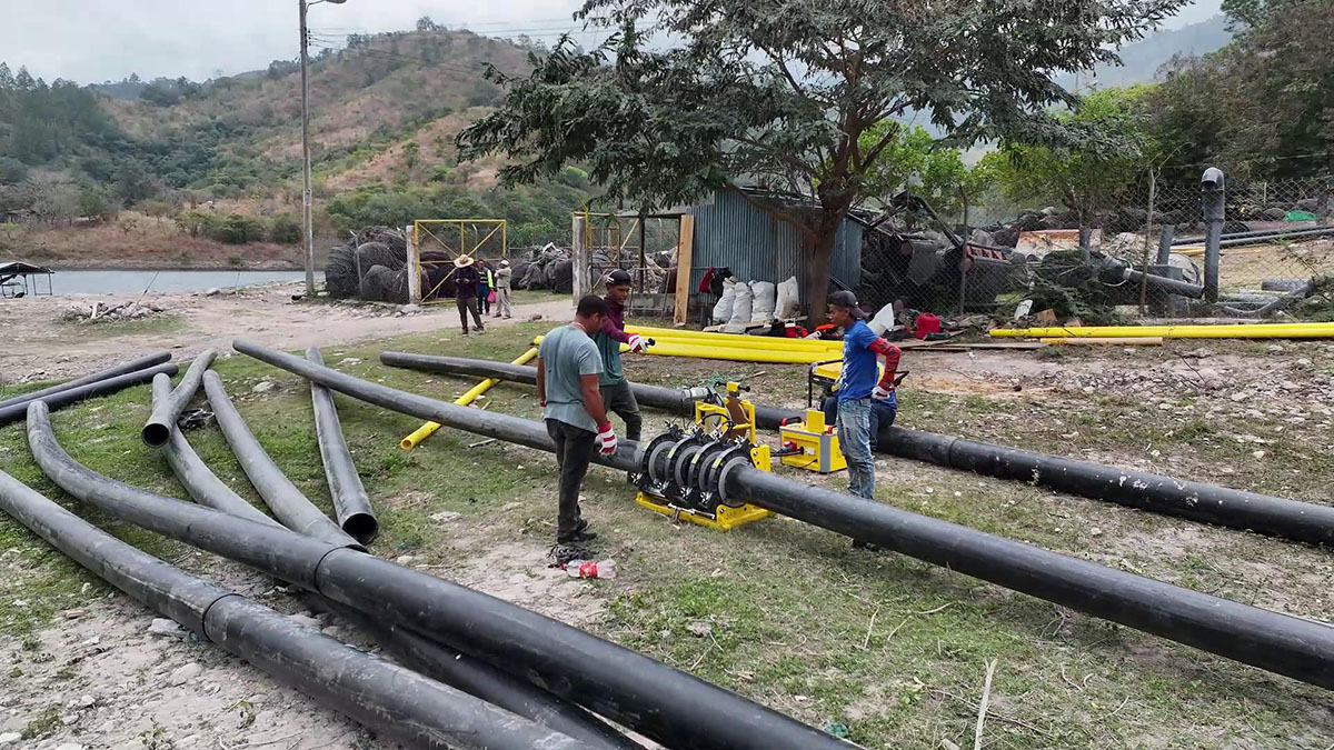 Máy hàn hỗ trợ ngành nuôi trồng thủy sản Honduras với máy hàn mông PE